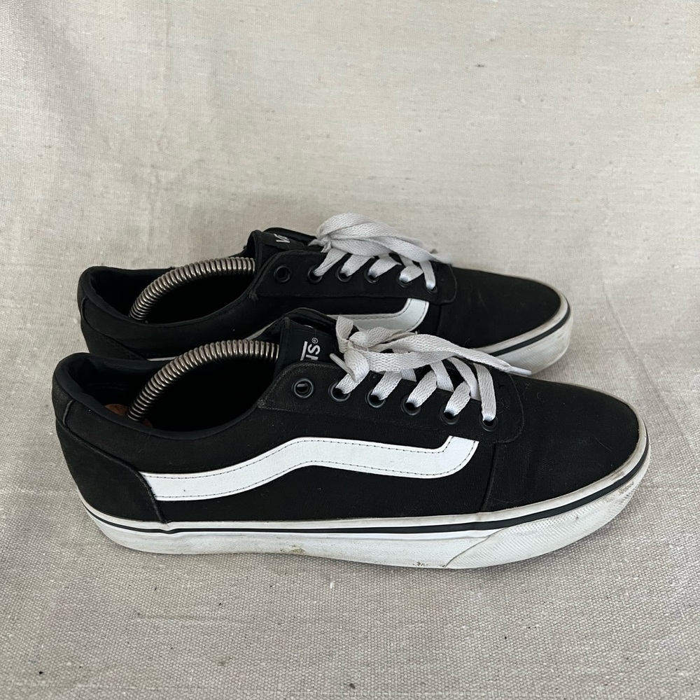 Classic Vans with Box - Women’s Size 9 - Black & White - Picture 4 of 8